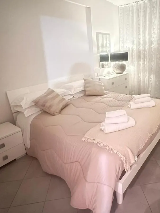Glam Apartment Bardolino Lake View
